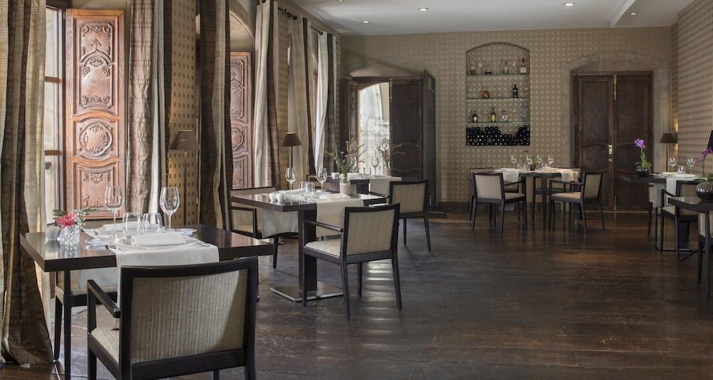 Palacio De Aviles Affiliated By Melia Bagian luar foto The restaurant