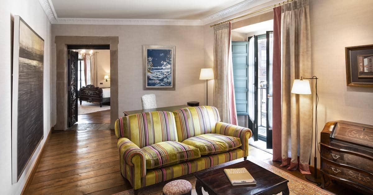 Palacio De Aviles Affiliated By Melia Bagian luar foto A suite at the Hotel de Crillon
