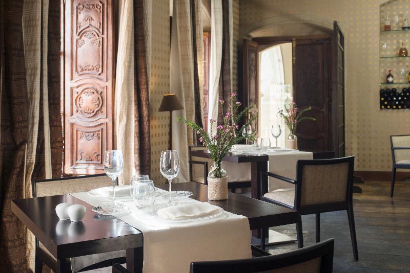 Palacio De Aviles Affiliated By Melia Bagian luar foto Restaurant "La Perruche"