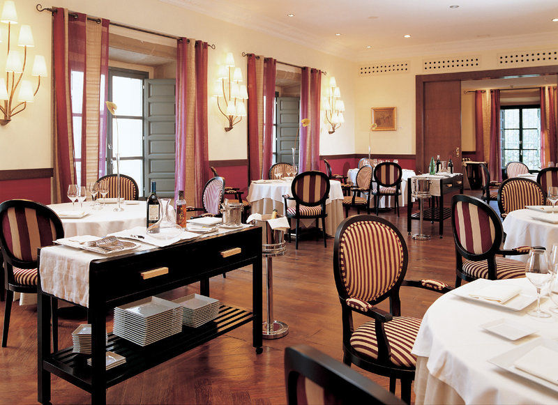 Palacio De Aviles Affiliated By Melia Restoran foto Restaurant